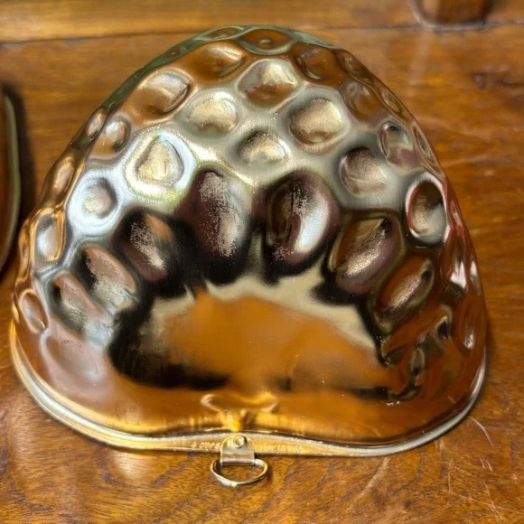 Set of 2 copper tone aluminum strawberry shaped jelly molds 4 cup capacity - Picture 6 of 10